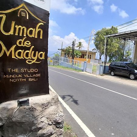 Umah De Madya & Rooftop De Madya Munduk エクステリア 写真