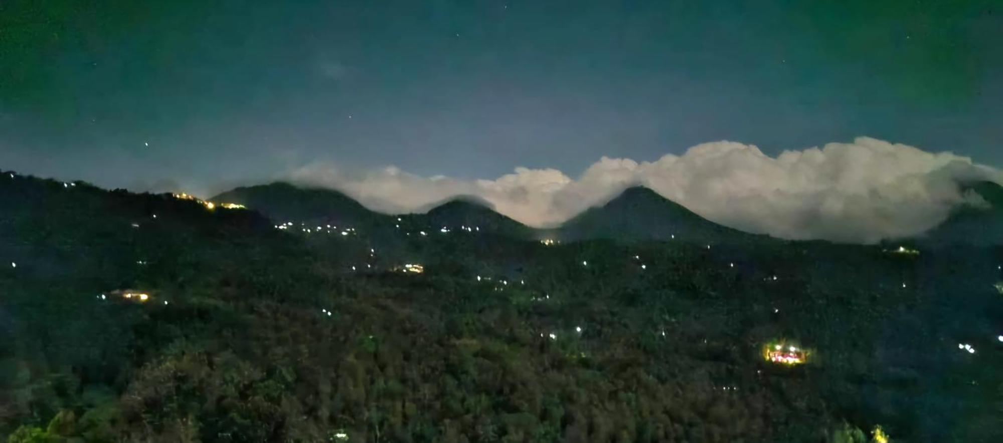 Umah De Madya & Rooftop De Madya Munduk エクステリア 写真